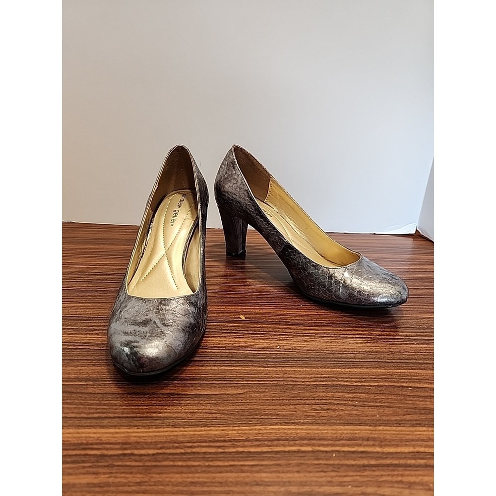 Andrew Geller Heels Women's  8 M Silver Snakeskin Pumps Heels Stylish‎ Leather